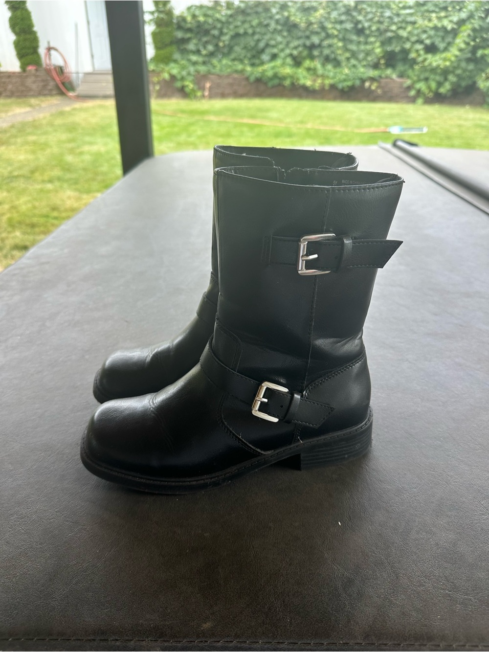 Kids size 5Y- Black boots